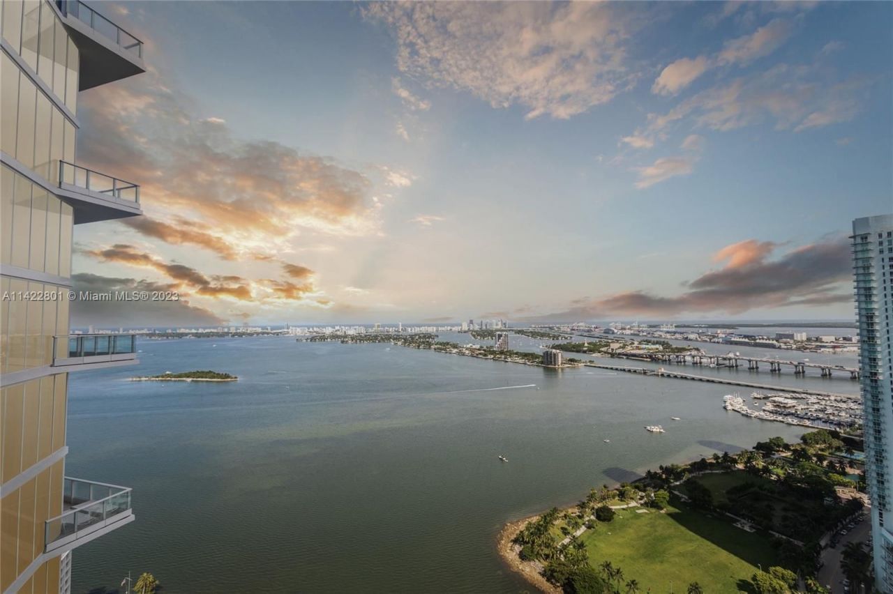 Piso en Miami, Estados Unidos, 150 m² - imagen 17