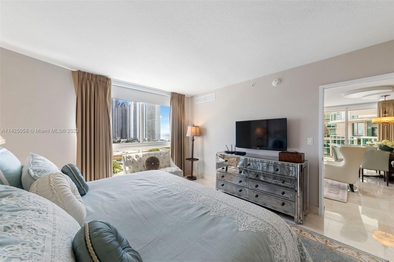 Flat in Miami, USA, 120 m² - picture 5