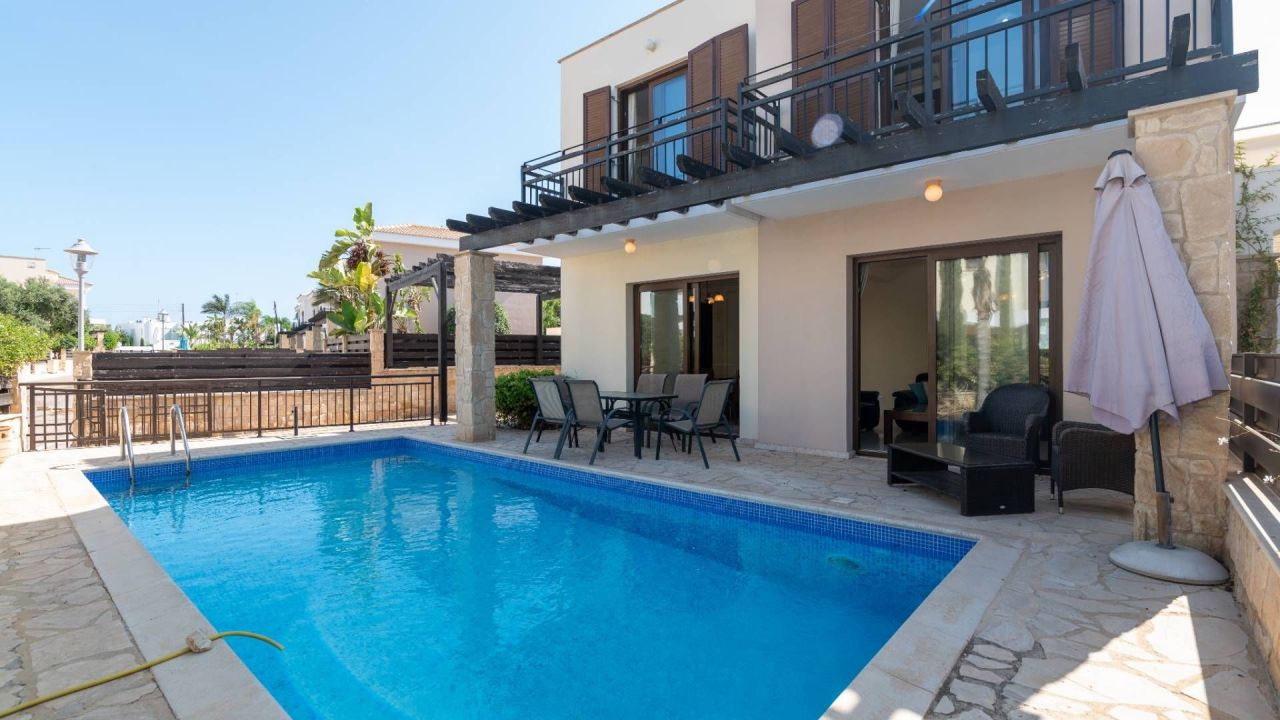 Villa in Protaras, Cyprus, 125 m² - picture 1