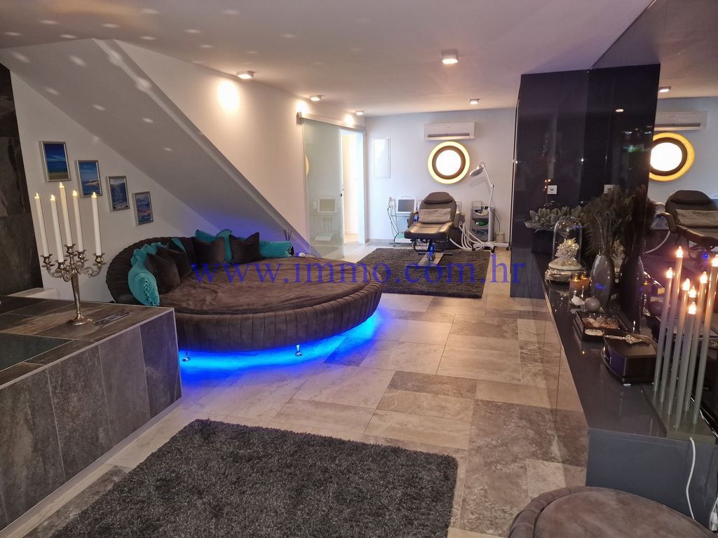 Villa à Trogir, Croatie, 360 m² - image 12