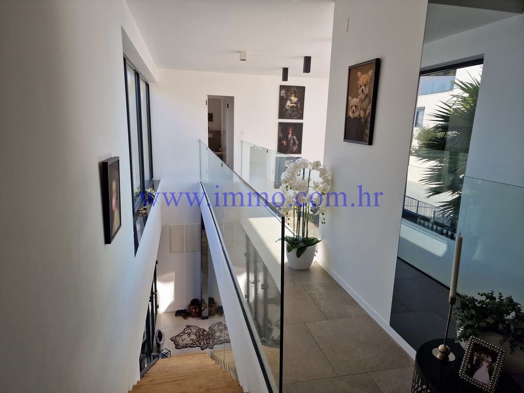 Villa à Trogir, Croatie, 360 m² - image 7