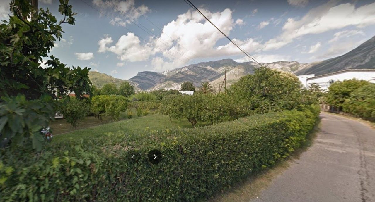 Land in Bar, Montenegro, 2 050 m² - picture 1