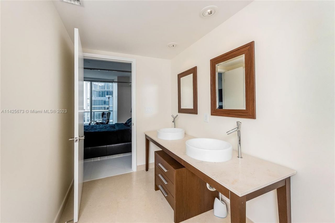 Penthouse in Miami, USA, 110 m² - picture 11