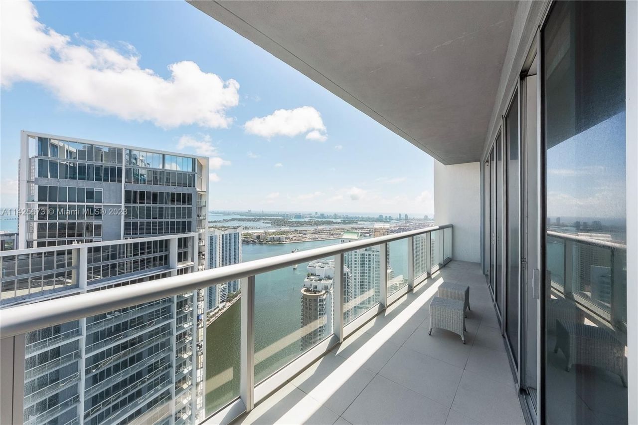 Penthouse in Miami, USA, 110 m² - picture 1