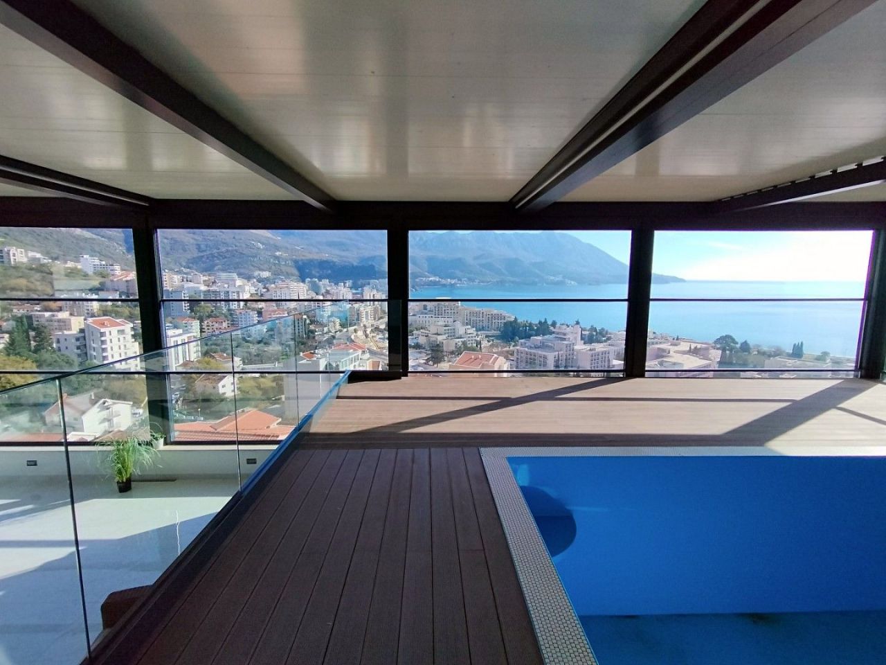 Piso en Becici, Montenegro, 300 m² - imagen 1