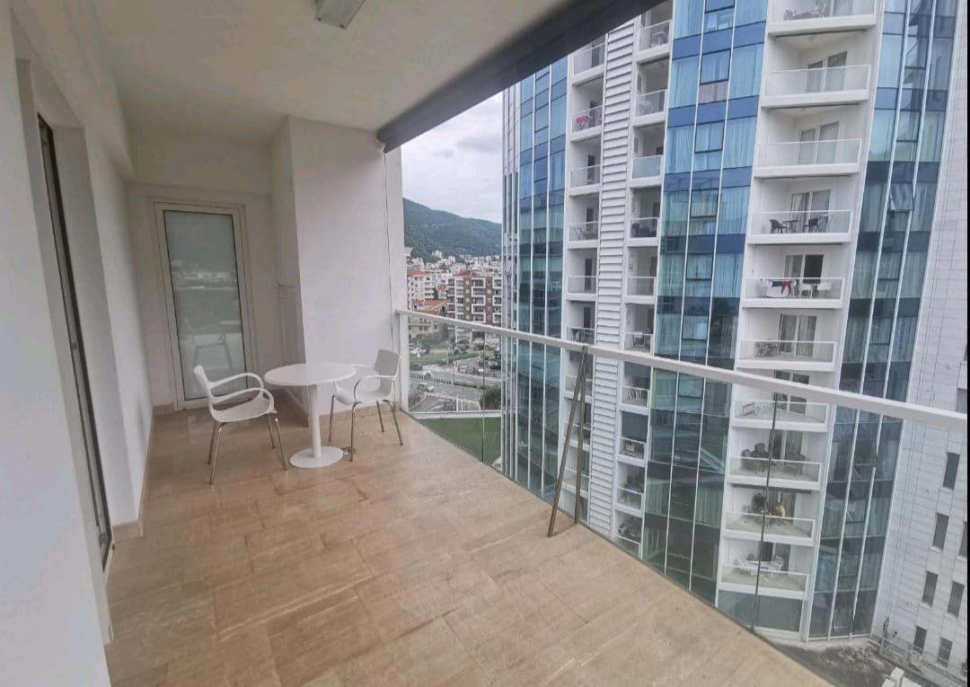 Wohnung in Budva, Montenegro, 89 m² - Foto 1