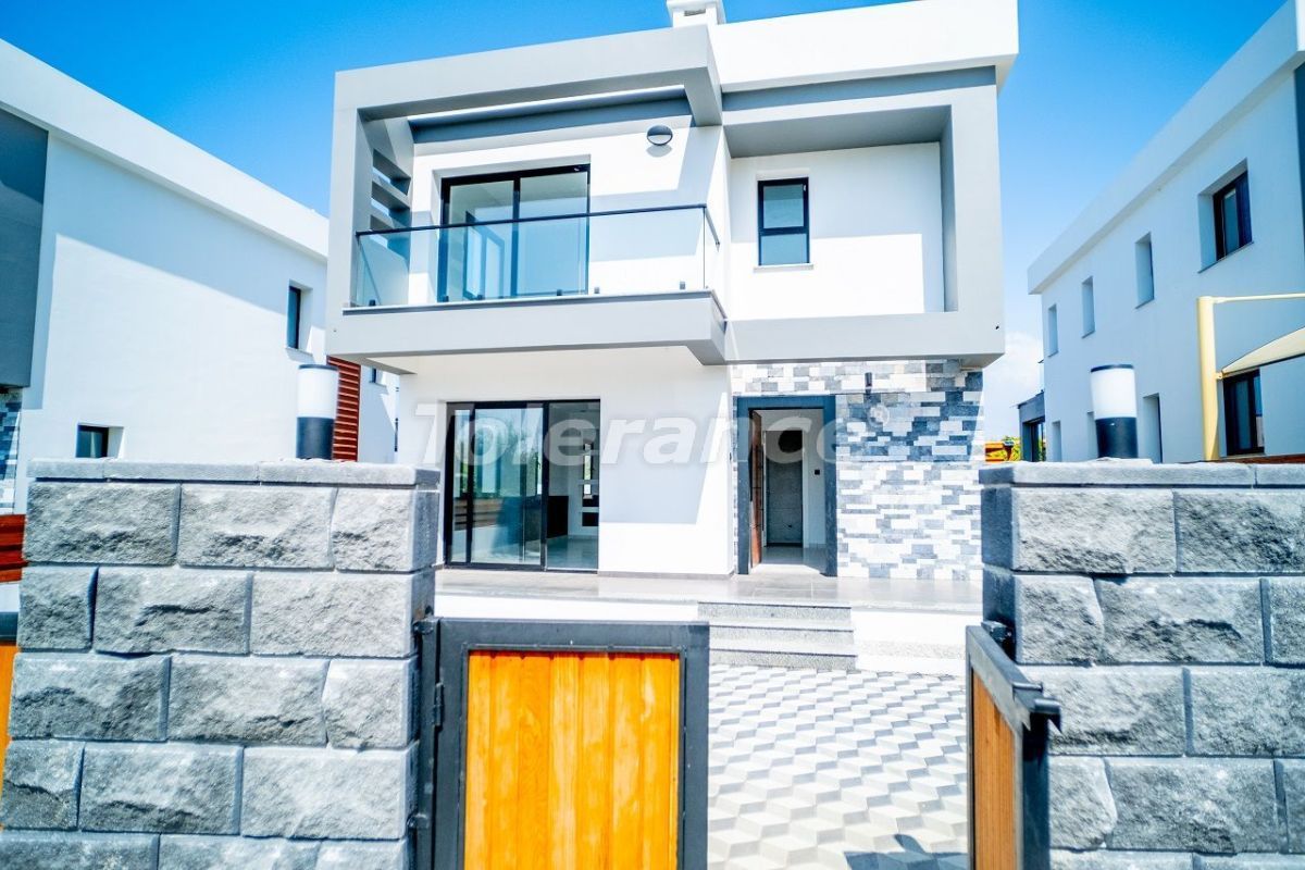 Villa in Alsancak, Cyprus - picture 1