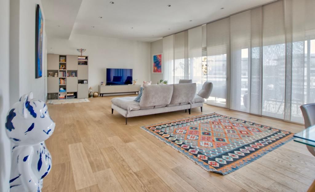 Flat in Tel Aviv, Israel, 150 m² - picture 2