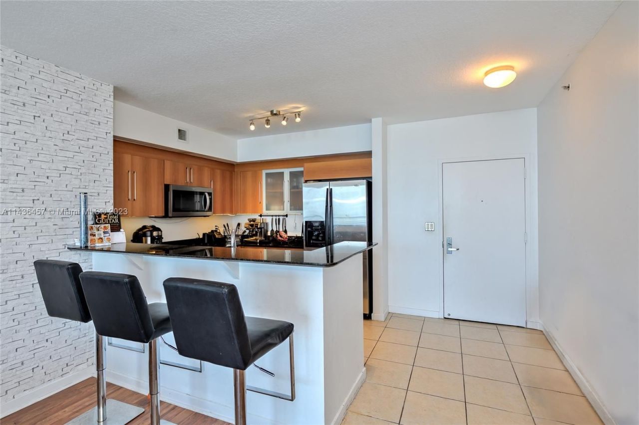 Flat in Miami, USA, 110 m² - picture 4