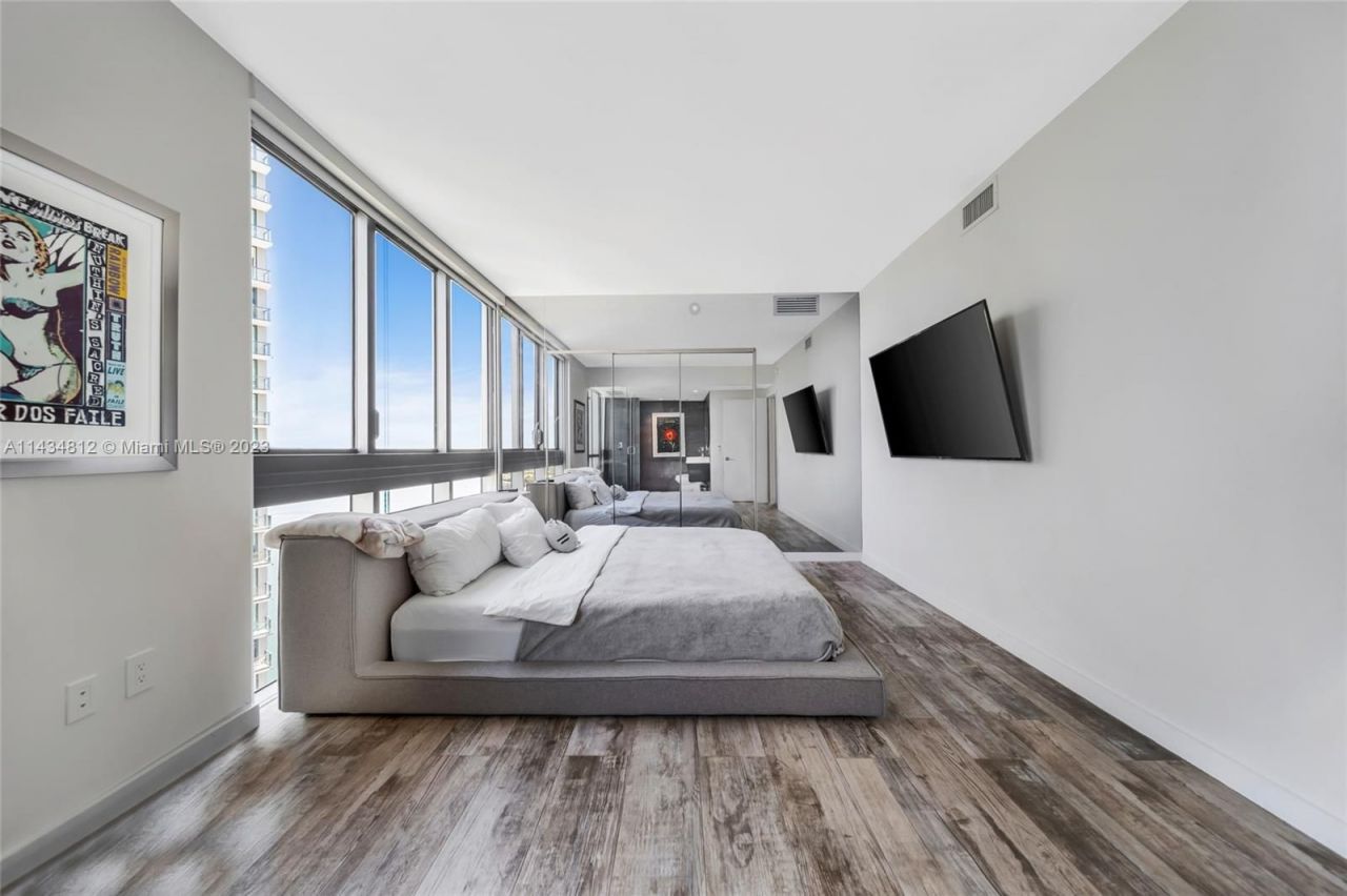 Flat in Miami, USA, 80 m² - picture 12