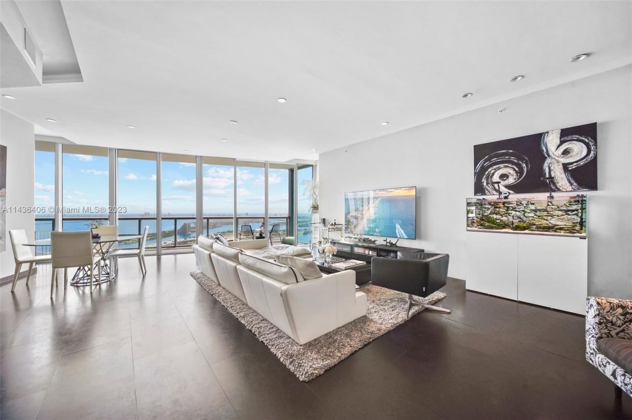 Flat in Miami, USA, 160 m² - picture 7