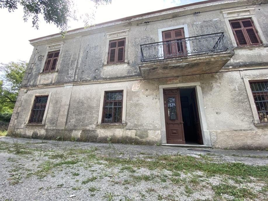 Maison à Buzet, Croatie, 450 m² - image 1