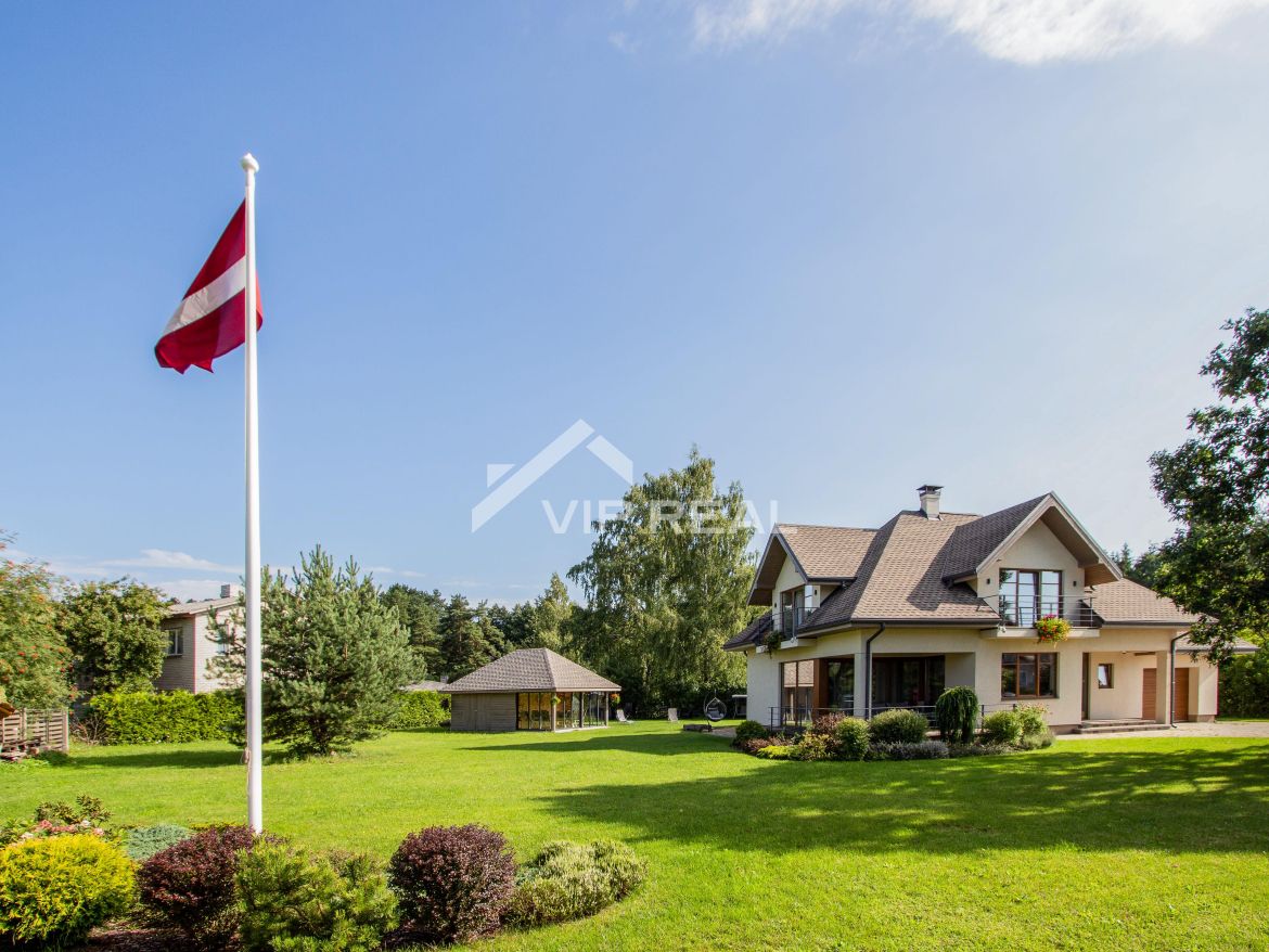 Haus in Jūrmala, Lettland, 240 m² - Foto 1