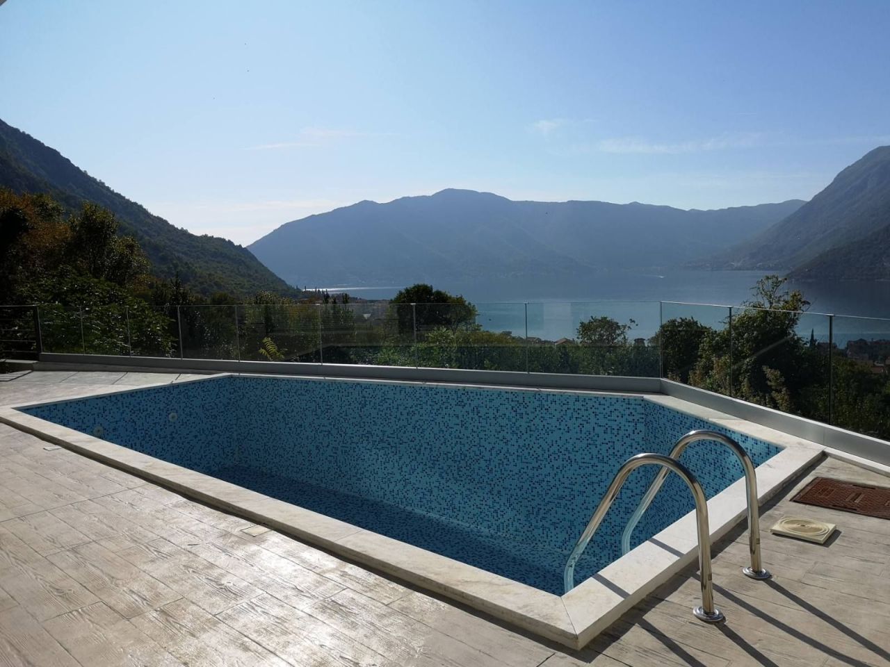 Villa a Risan, Montenegro, 223 m² - foto 1