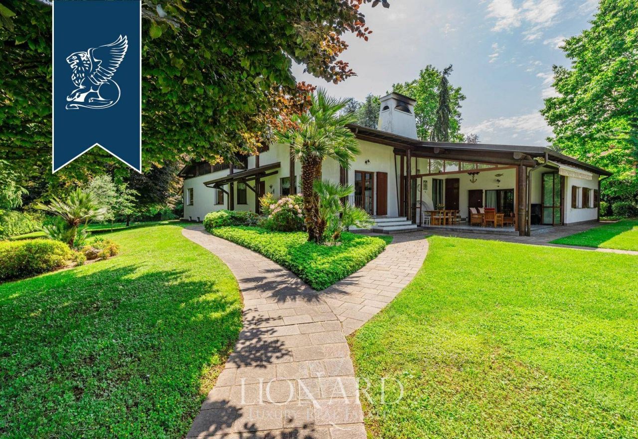 Villa in Lesmo, Italien, 550 m² - Foto 1