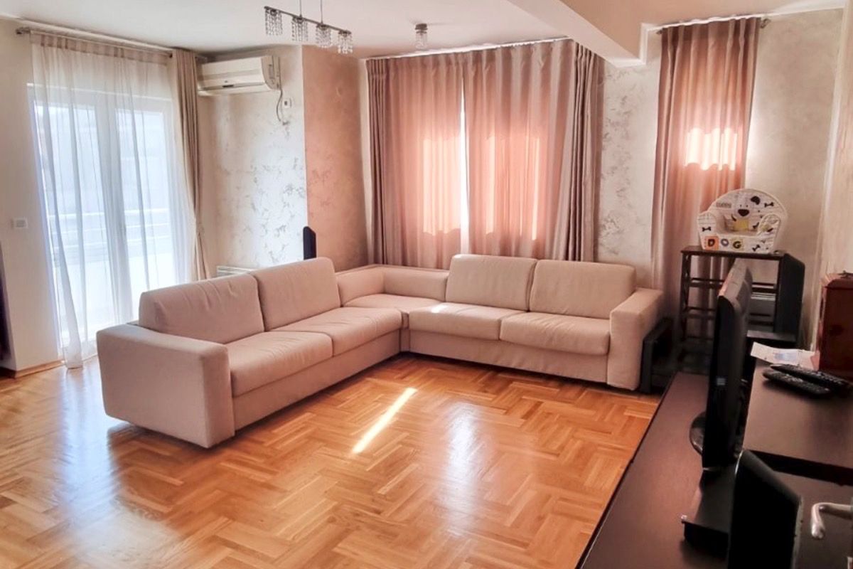 Wohnung in Budva, Montenegro, 99 m² - Foto 1