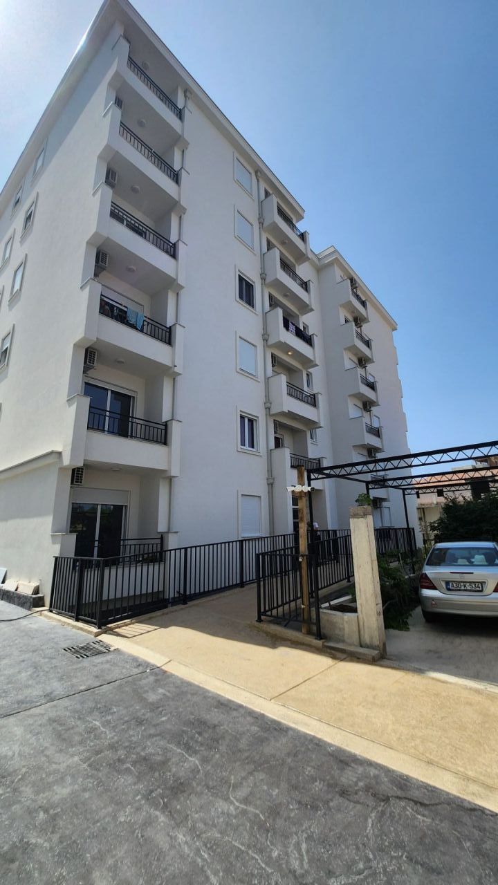 Flat in Bar, Montenegro, 32 m² - picture 5