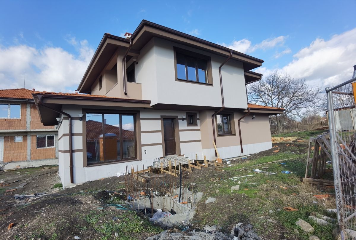 Casa en Polski Izvor, Bulgaria, 164 m² - imagen 1