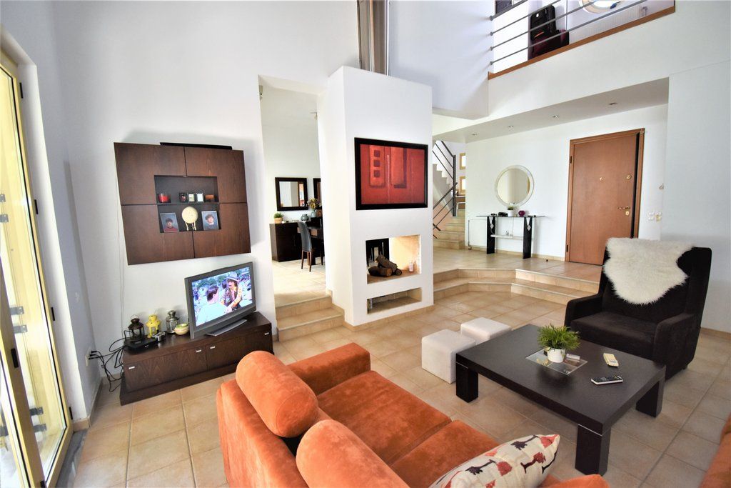 Casa adosada en Loutraki, Grecia, 224 m² - imagen 1