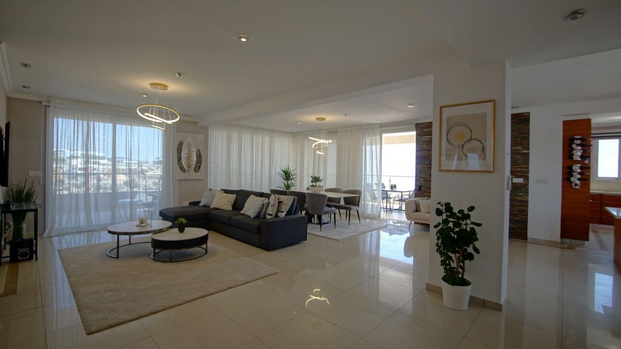 Penthouse in Limassol, Cyprus, 175 m² - picture 1