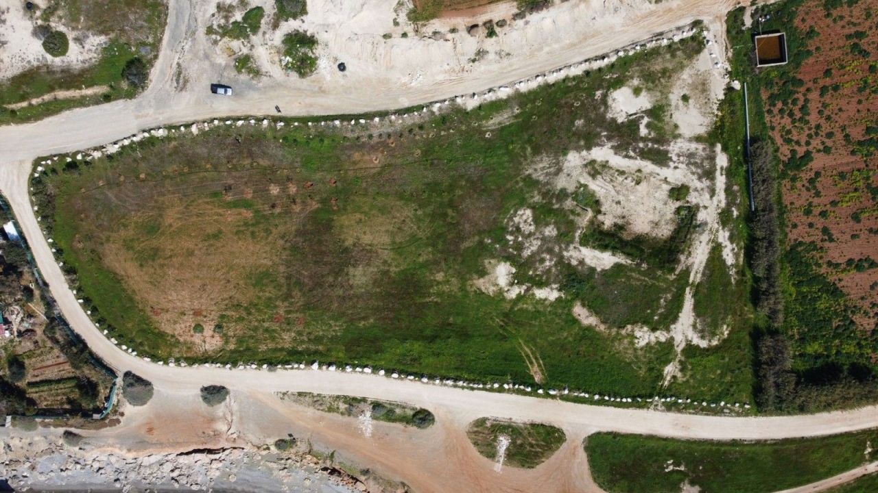 Terrain à Larnaca, Chypre, 9 996 m² - image 1