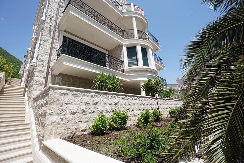 Villa a Bijela, Montenegro, 412 m² - foto 1
