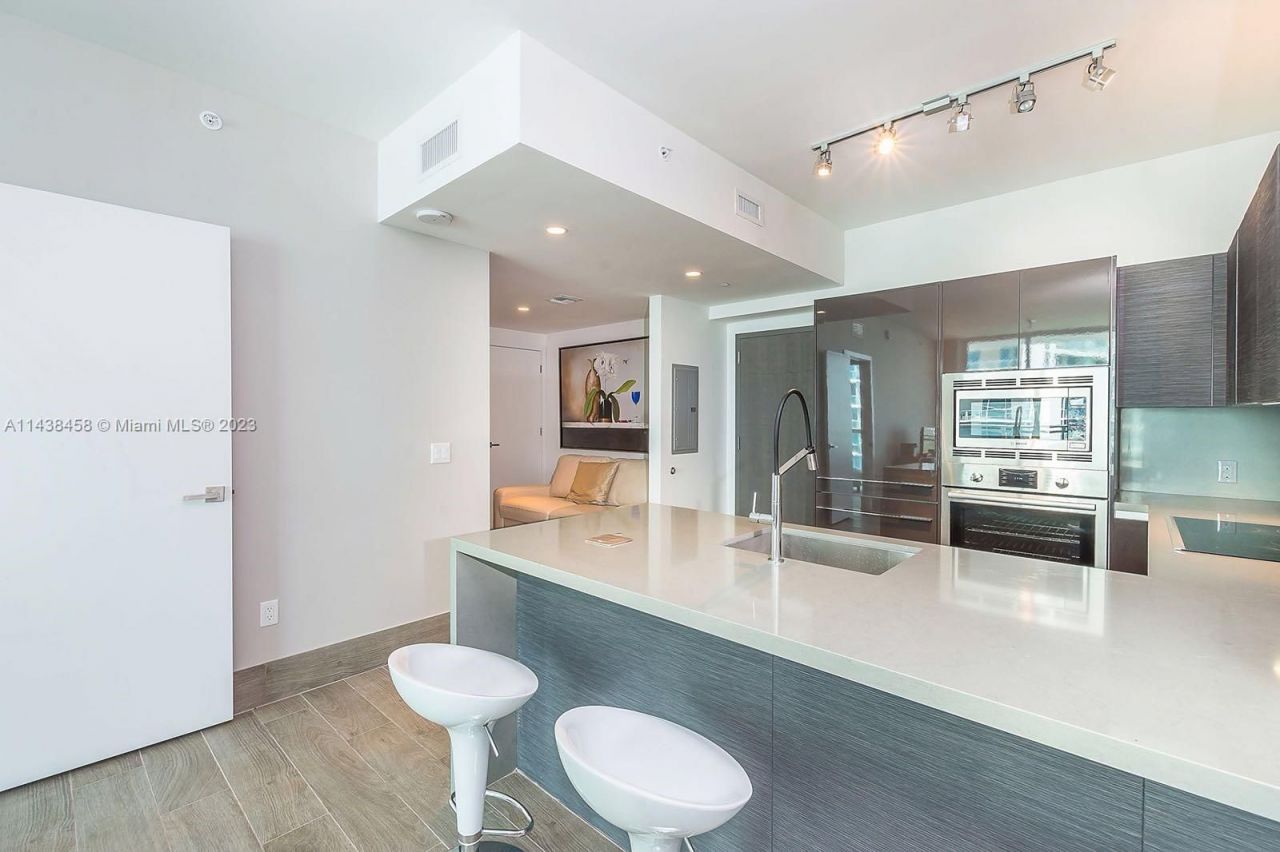 Flat in Miami, USA, 70 m² - picture 5