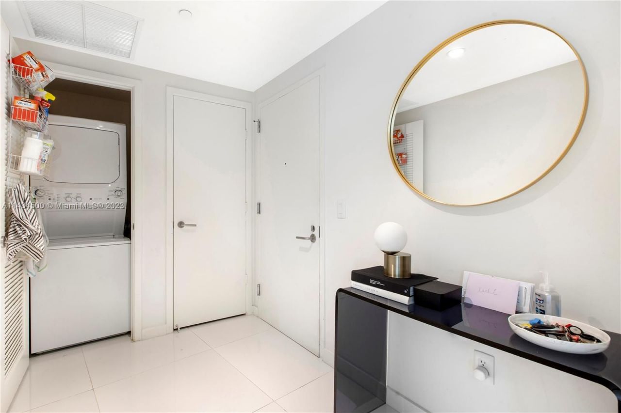 Flat in Miami, USA, 110 m² - picture 14