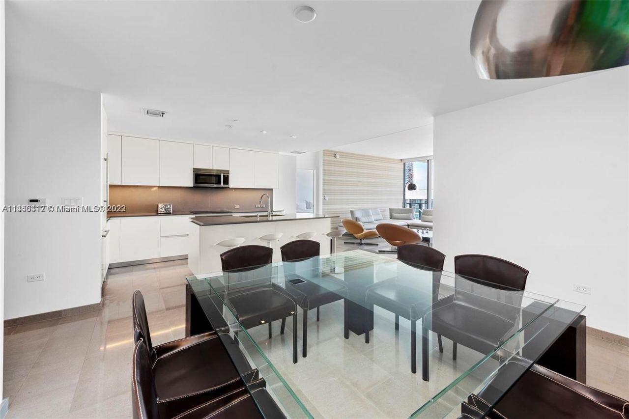 Flat in Miami, USA, 180 m² - picture 13