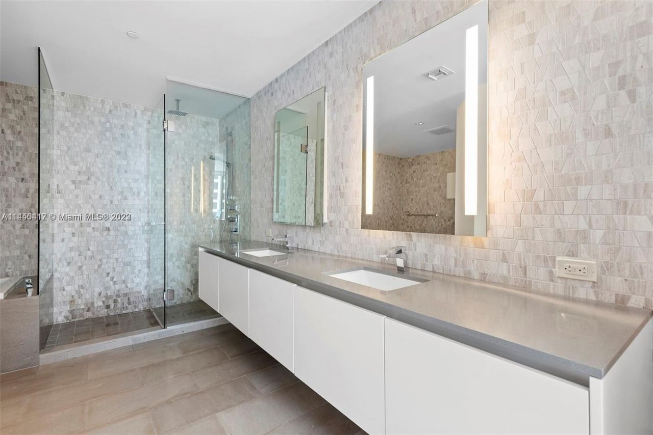 Flat in Miami, USA, 180 m² - picture 17