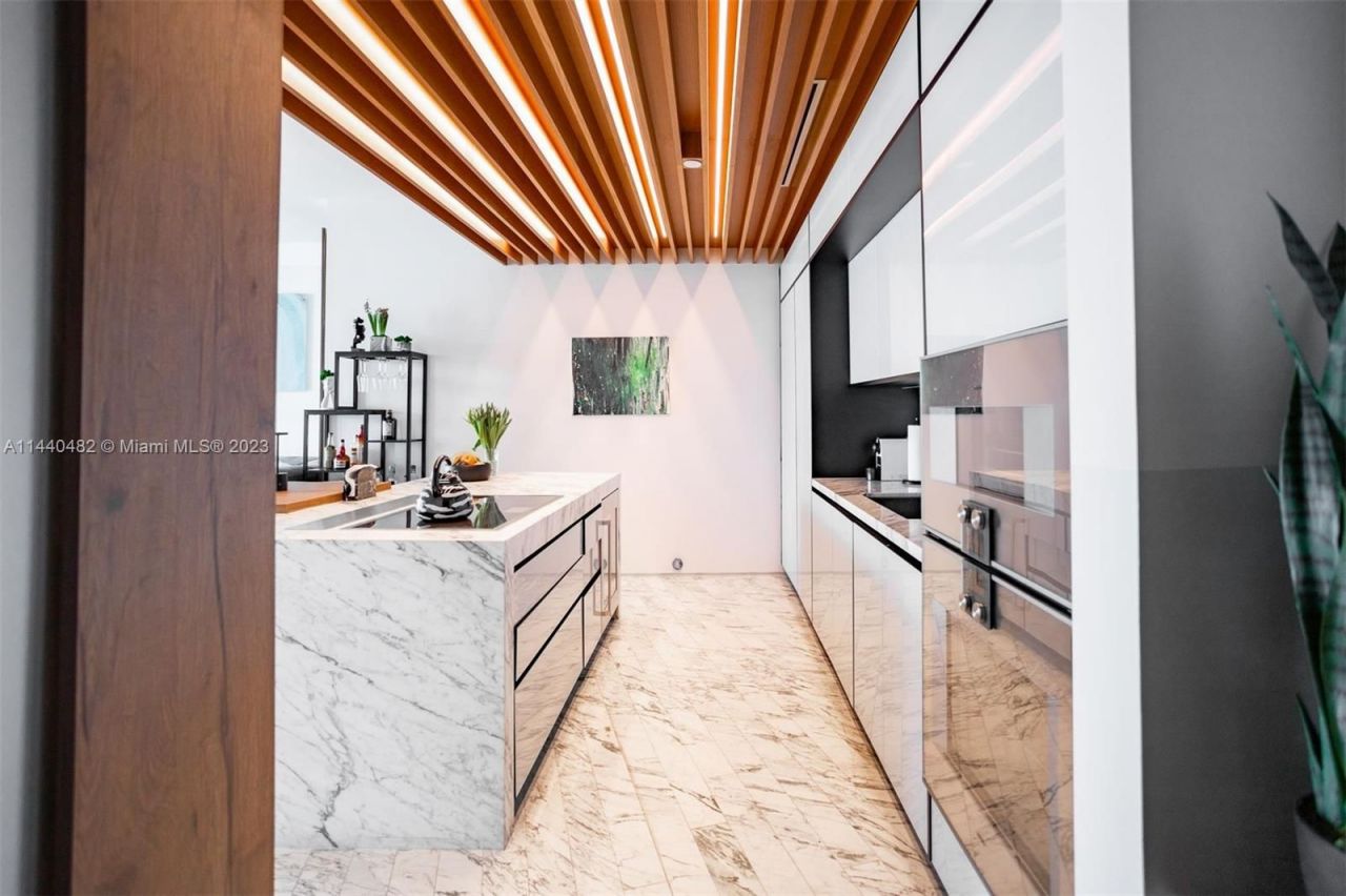 Flat in Miami, USA, 120 m² - picture 2