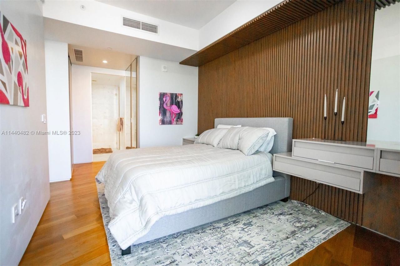 Flat in Miami, USA, 120 m² - picture 10