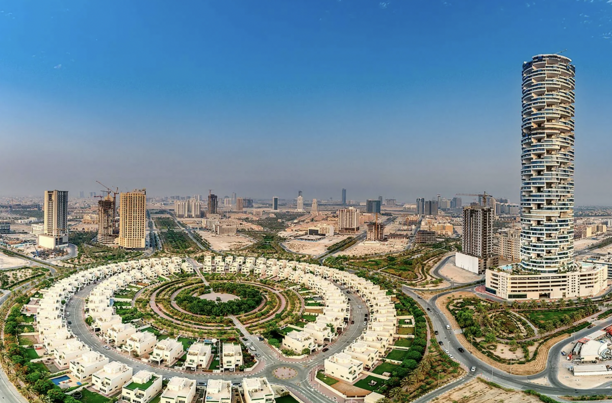 Land in Dubai, UAE, 1 800 m² - picture 1