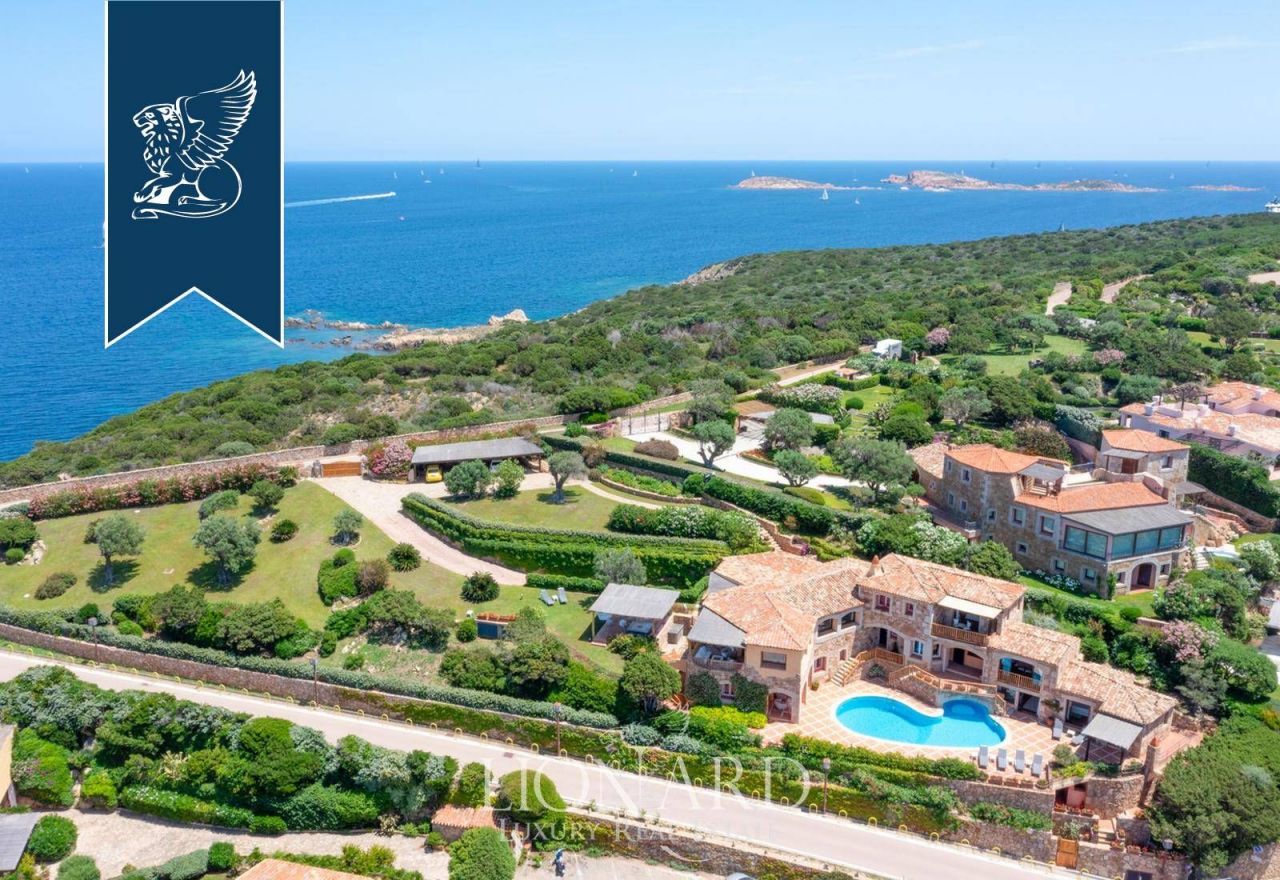 Villa en Porto Cervo, Italia, 770 m² - imagen 1