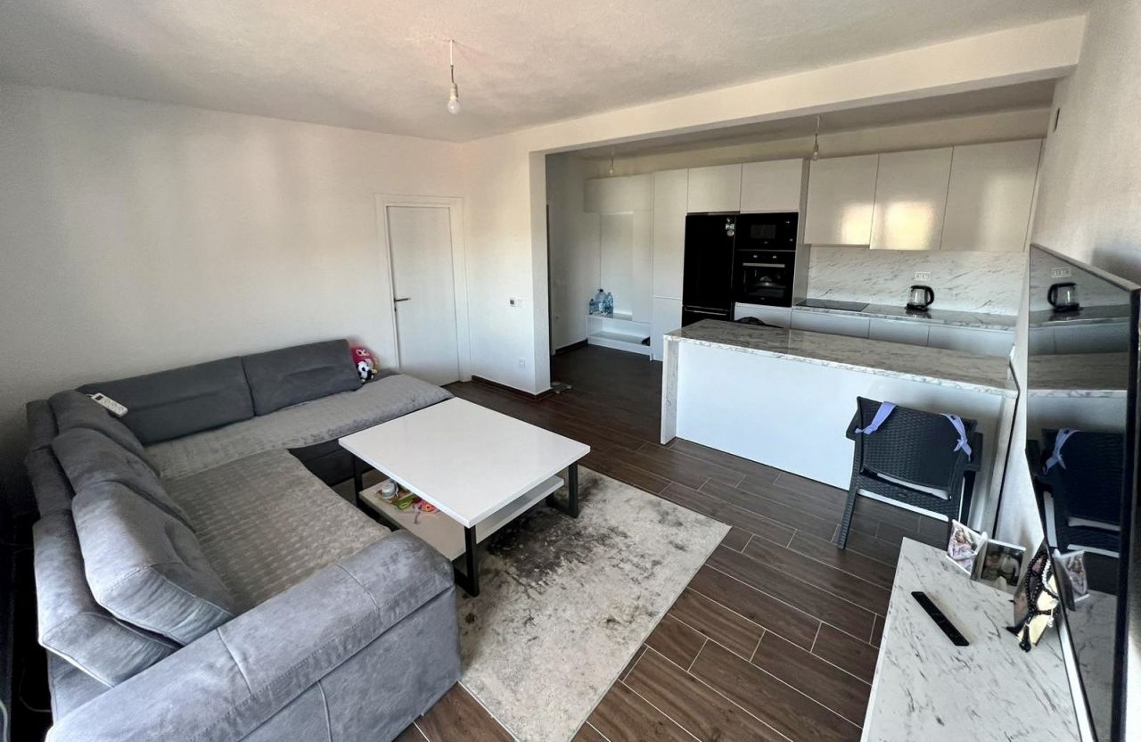 Piso en Dobra Voda, Montenegro, 70 m² - imagen 2