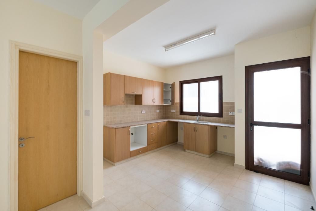 Commercial apartment building in Paphos, Cyprus, 615 m² - picture 17