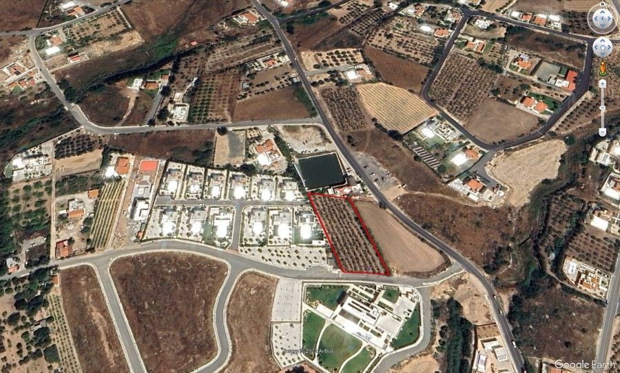 Terreno en Pafos, Chipre, 2 712 m² - imagen 1