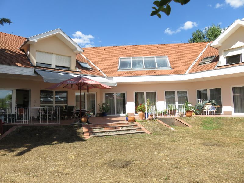 Villa in Budapest, Ungarn, 1 000 m² - Foto 4