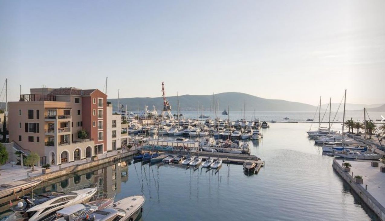 Flat in Tivat, Montenegro, 135 m² - picture 3