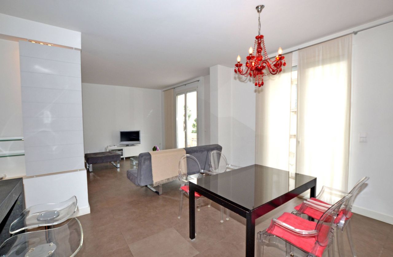 Apartment in Cannes, France, 70 m² - picture 1