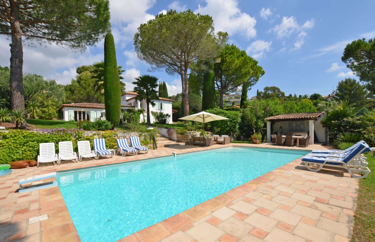 Villa in Mougins, France, 280 m² - picture 1