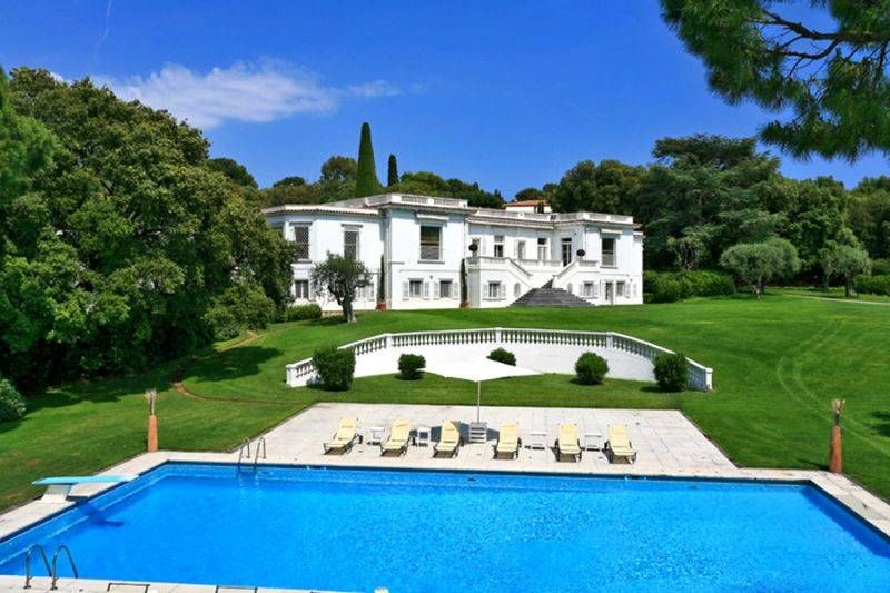 Villa en Antibes, Francia, 1 300 m² - imagen 1