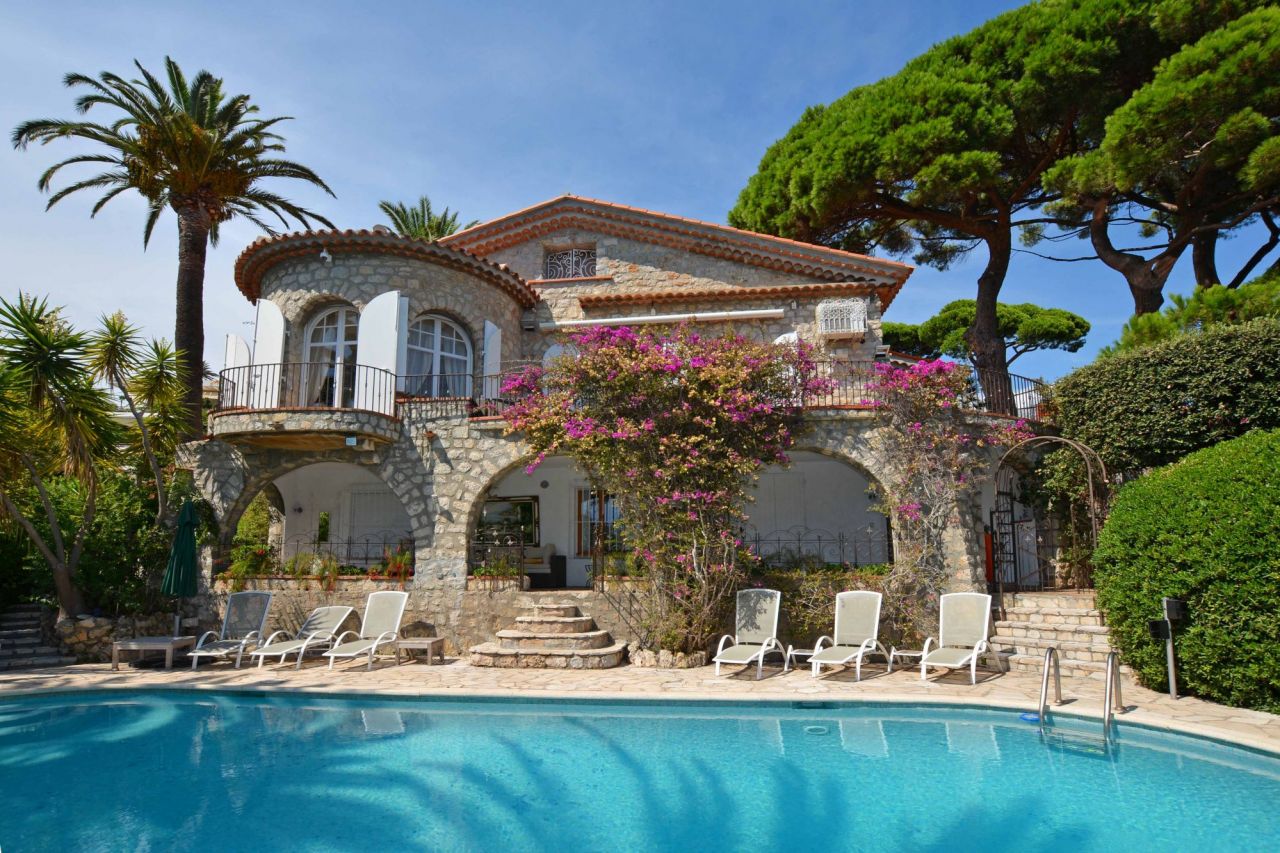 Villa in Cannes, France, 300 m² - picture 1