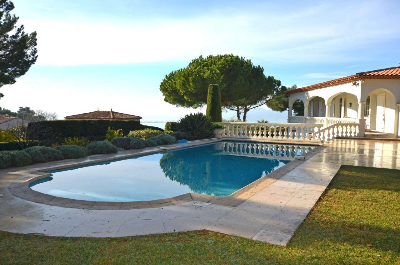 Villa in Cannes, France, 300 m² - picture 1