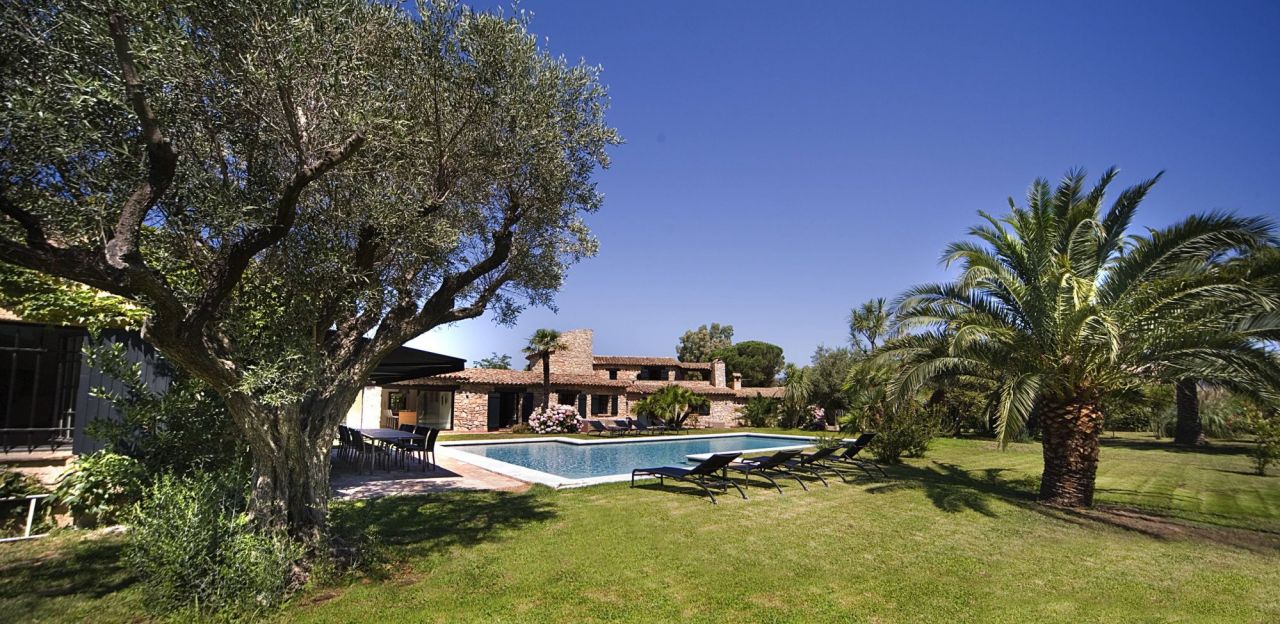 Villa in Saint-Tropez, France, 600 m² - picture 1