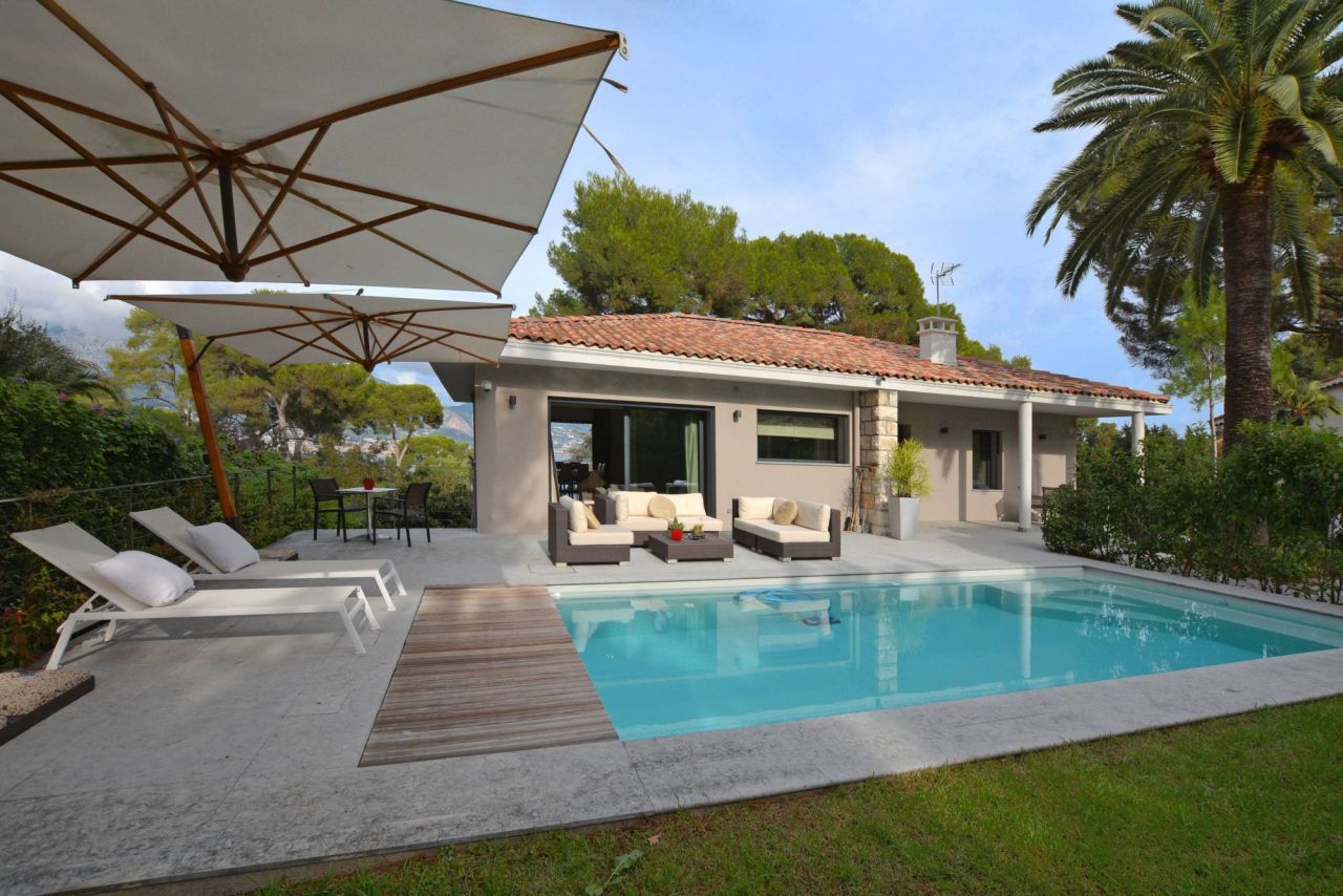 Villa in Roquebrune Cap Martin, France, 220 m² - picture 1