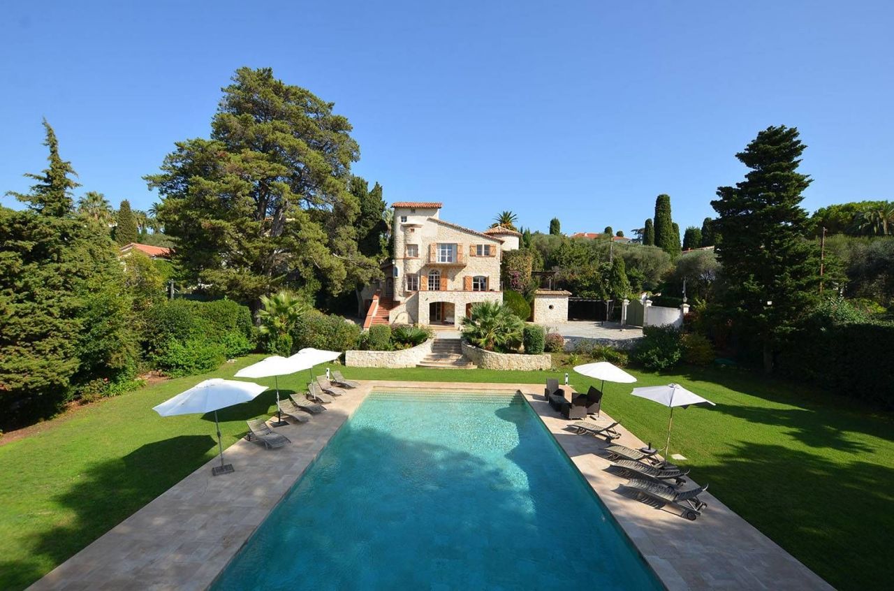 Villa in Antibes, France, 380 m² - picture 1