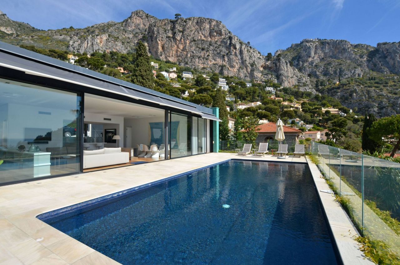 Villa in Eze, France, 400 m² - picture 1