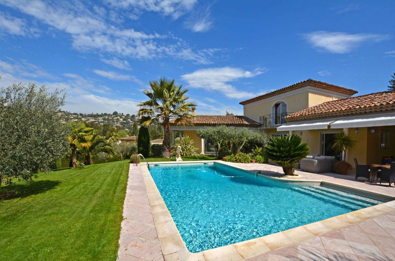 Villa in Mougins, France, 220 m² - picture 1