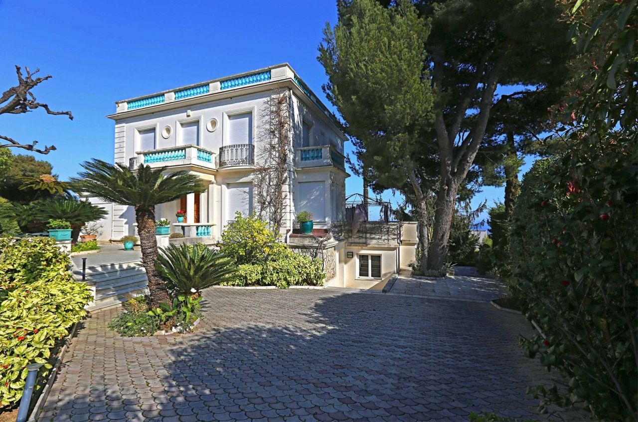 Villa à Nice, France, 600 m² - image 1